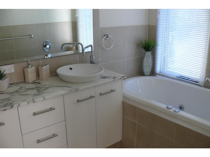 130 Easthill Drive, Robina QLD 4226