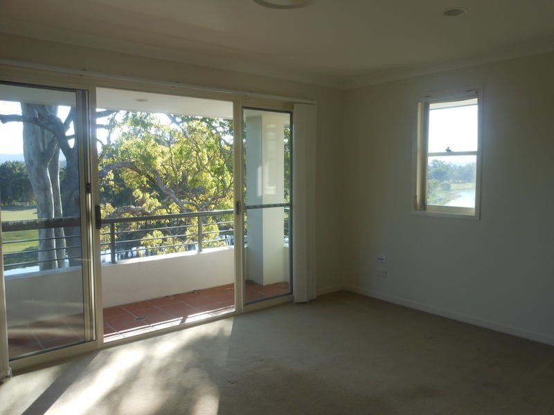 229 Easthill Drive, Robina QLD 4226