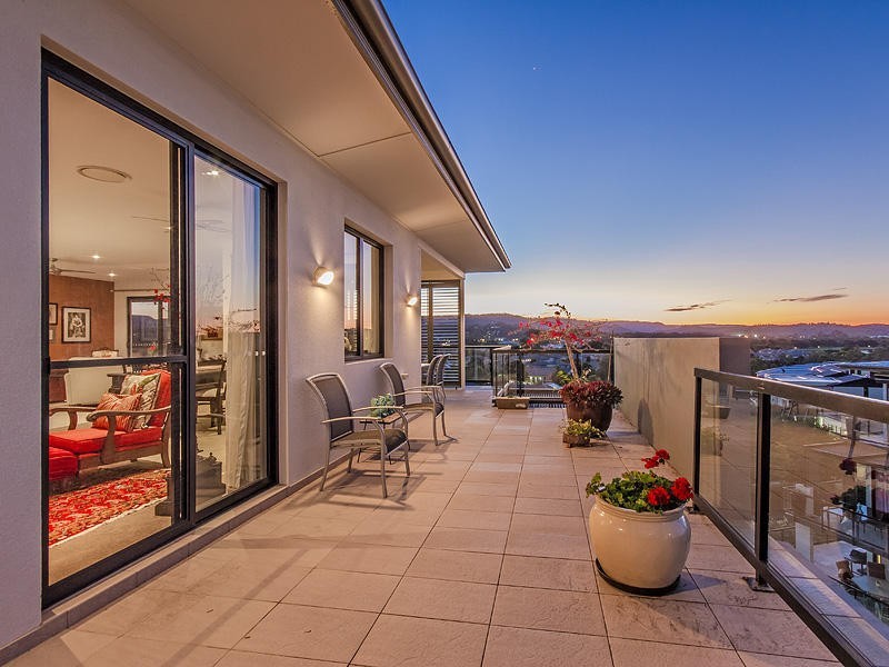 10 305 Easthill Drive, Robina QLD 4226