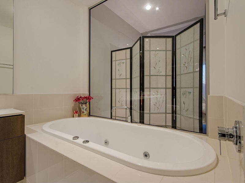 10 305 Easthill Drive, Robina QLD 4226