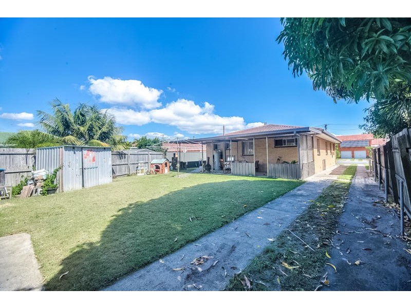 44 Eleventh Avenue, Palm Beach QLD 4221