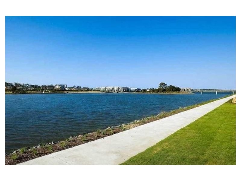 1 Elizabeth Crescent, Varsity Lakes QLD 4227