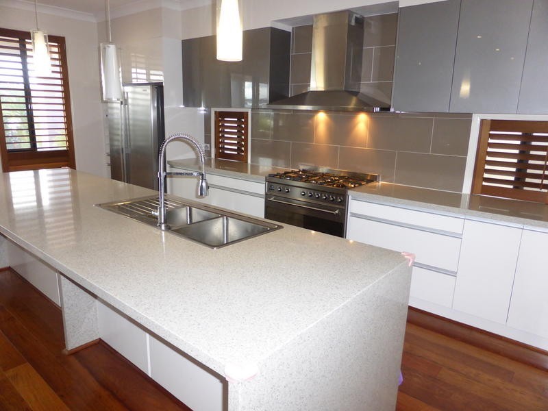 5 Elizabeth Crescent, Varsity Lakes QLD 4227