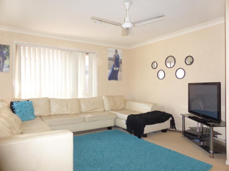 4 Eugene Drive, Varsity Lakes QLD 4227