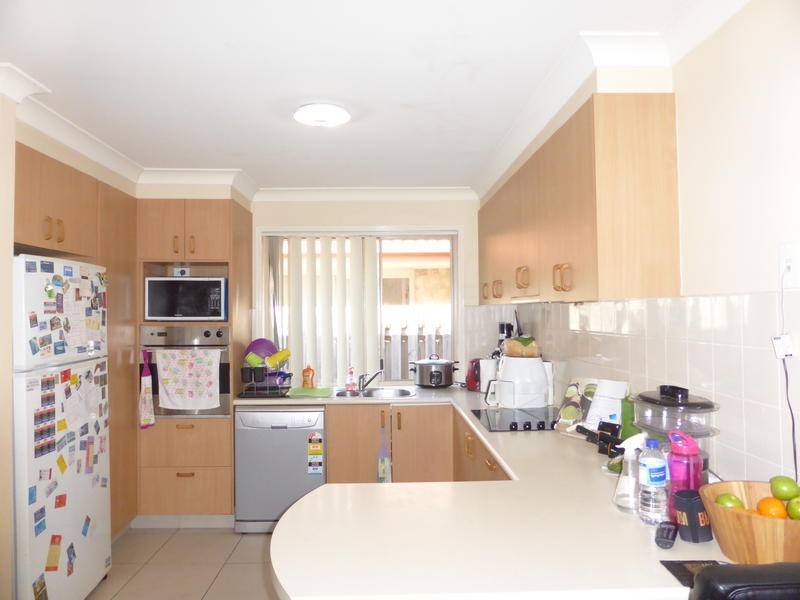 4 Eugene Drive, Varsity Lakes QLD 4227