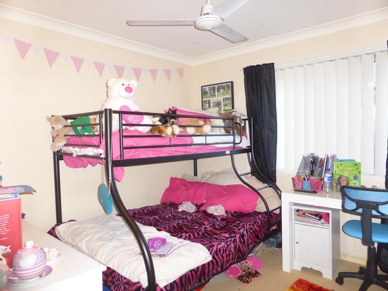 4 Eugene Drive, Varsity Lakes QLD 4227