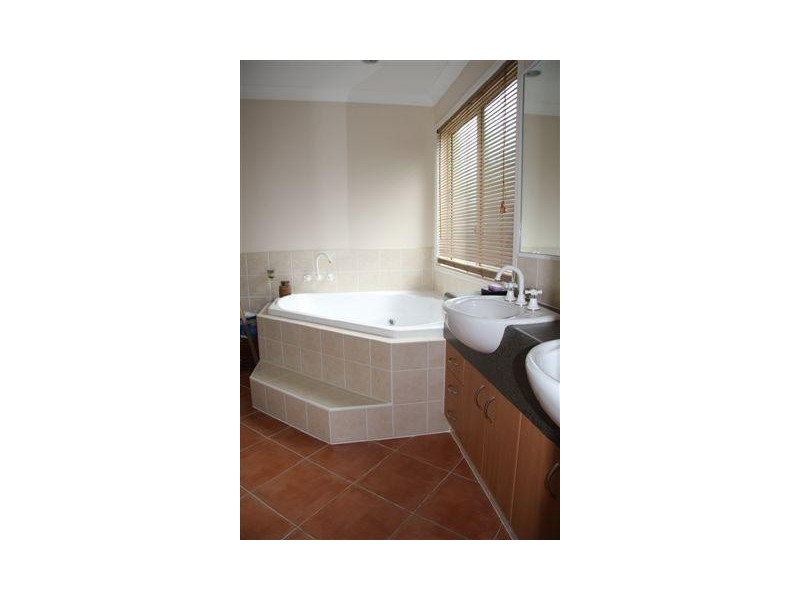 12 Fairy Wren Terrace, Gilston QLD 4211