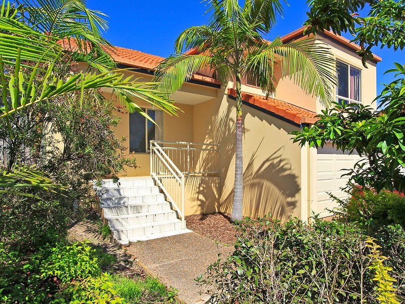 32 Fan Road, Robina QLD 4226