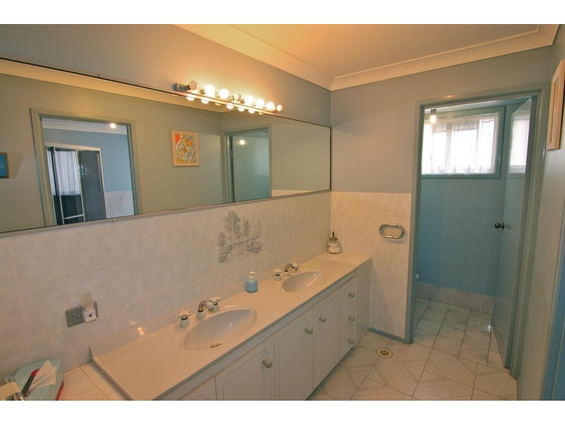 16 Firestone Court, Robina QLD 4226