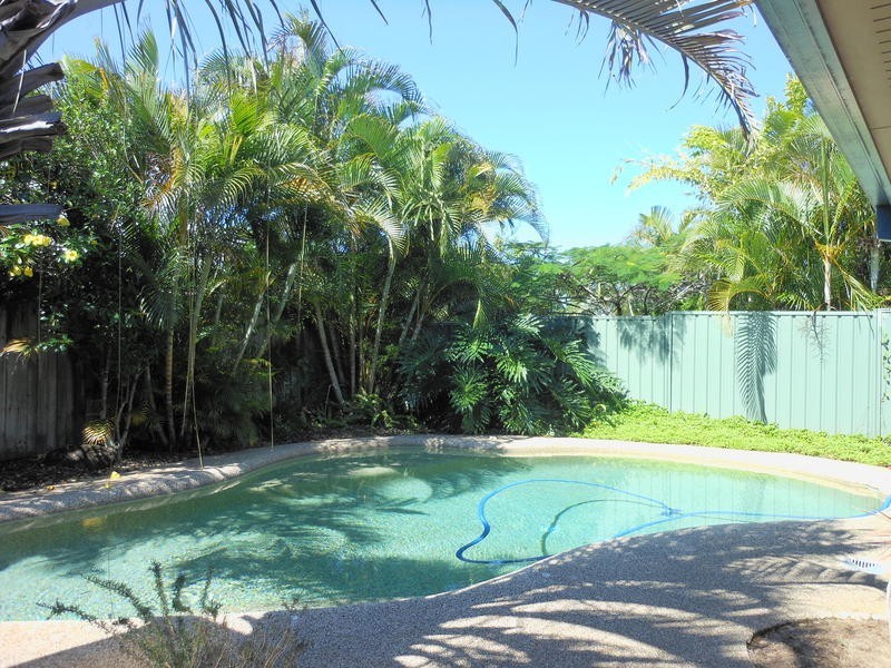 7 Firestone Court, Robina QLD 4226