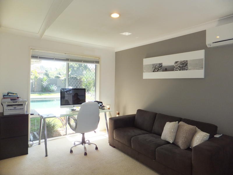 16 Frankston Court, Robina QLD 4226