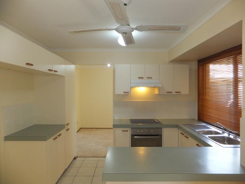 1 Gabriels Court, Robina QLD 4226