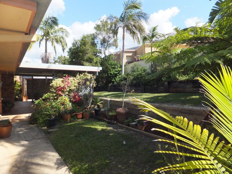 1 Gabriels Court, Robina QLD 4226