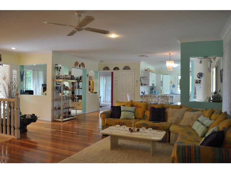 155 Gardenia Drive, Bonogin QLD 4213