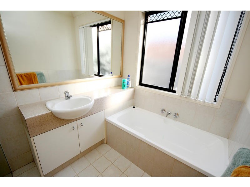 @/ 8 Ghilgai Road, Merrimac QLD 4226