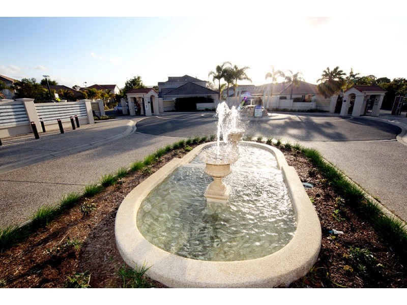 @/ 8 Ghilgai Road, Merrimac QLD 4226