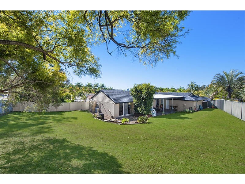 20 Glen Iris Place, Robina QLD 4226