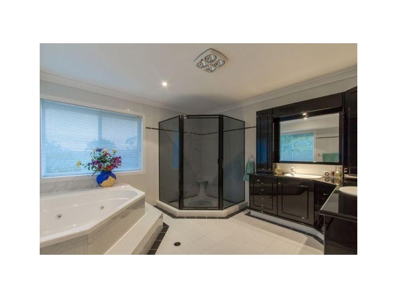 129 Glenmore Drive, Bonogin QLD 4213