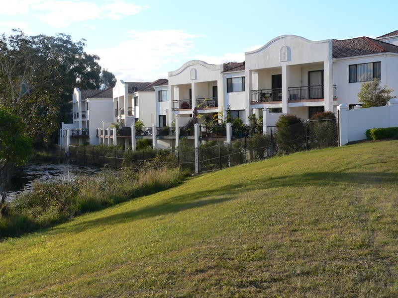 22 Glenside Drive, Robina QLD 4226