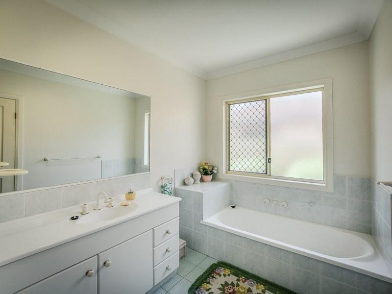 4 Glenalta Place, Robina QLD 4226