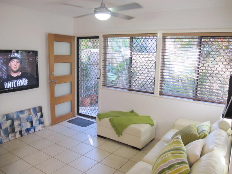 1/ 1227 Gold Coast Highway, Palm Beach QLD 4221