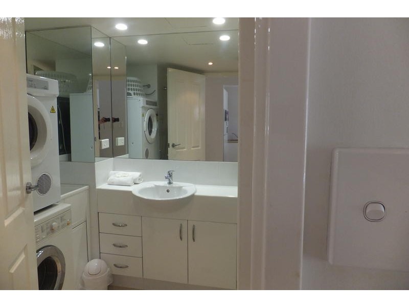 21/ 1915 Gold Coast Highway Key Largo, Burleigh Heads QLD 4220