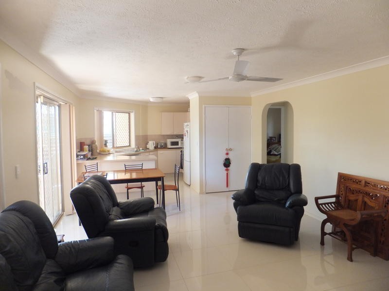 2/ 2032 Gold Coast Highway, Miami QLD 4220