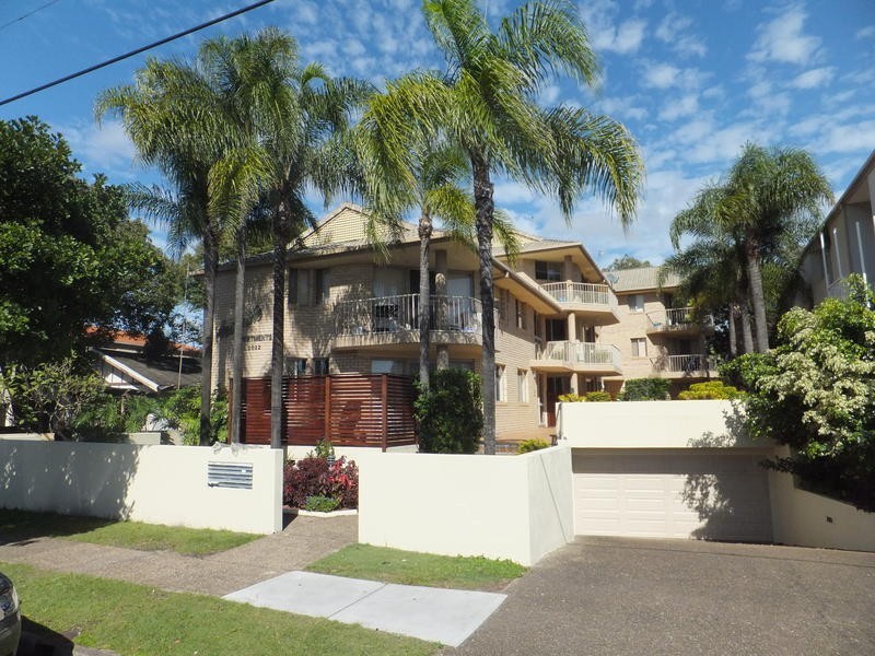 2/ 2032 Gold Coast Highway, Miami QLD 4220