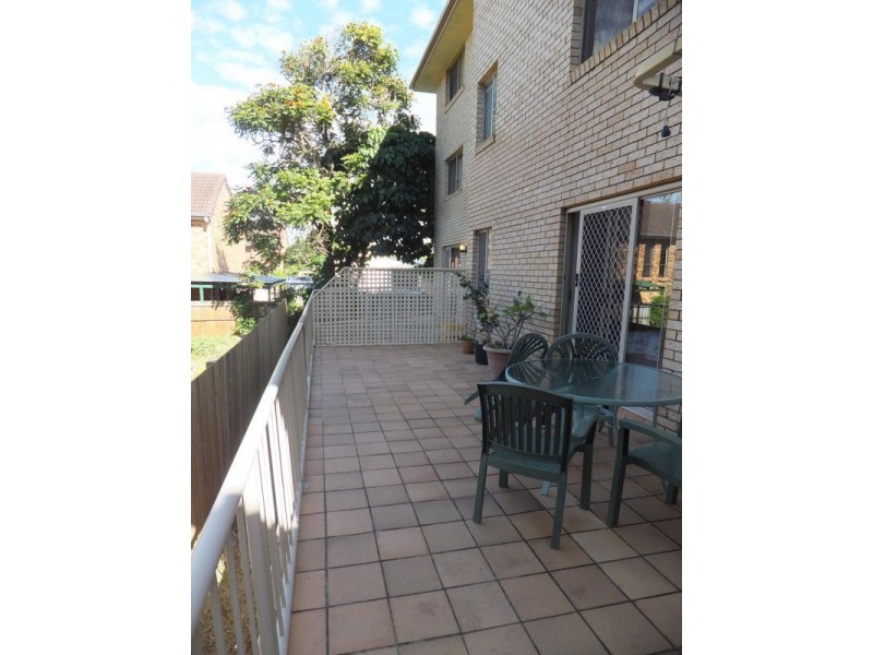 2/ 2032 Gold Coast Highway, Miami QLD 4220