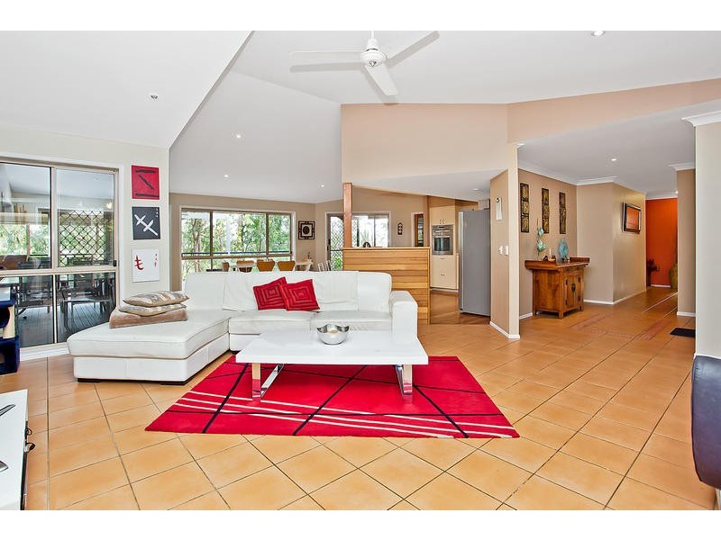 27 Grenaside Court, Robina QLD 4226