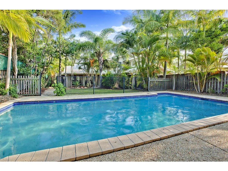 27 Grenaside Court, Robina QLD 4226