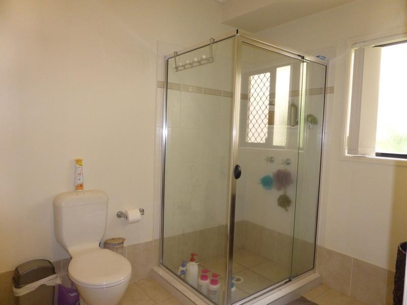 4 Grenada Court, Varsity Lakes QLD 4227