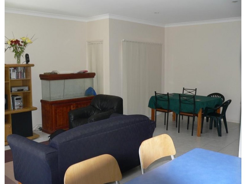 5 Grenada Court, Varsity Lakes QLD 4227