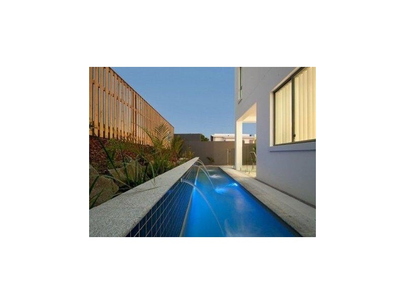 2/ 24 Heights Drive, Robina QLD 4226