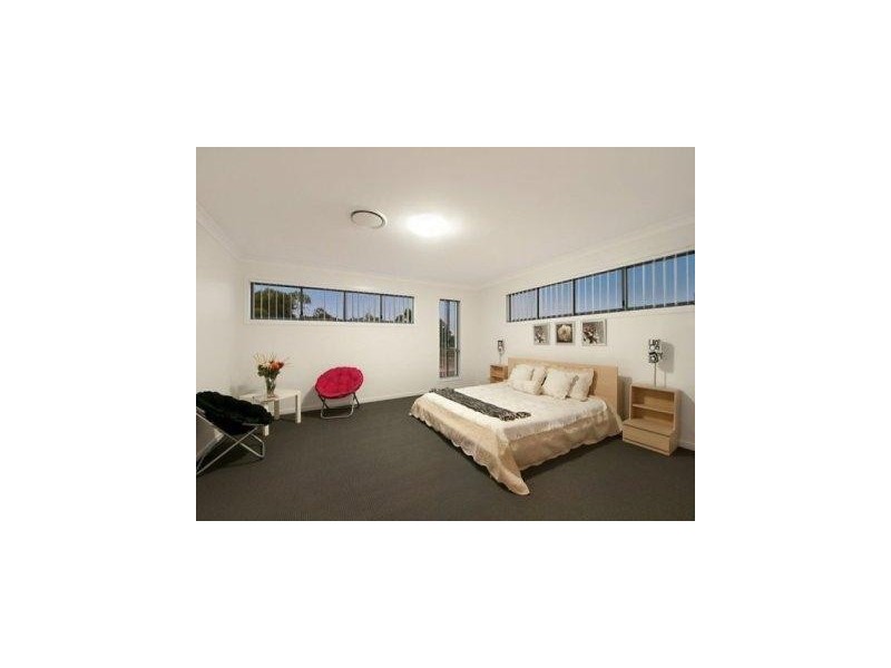 2/ 24 Heights Drive, Robina QLD 4226