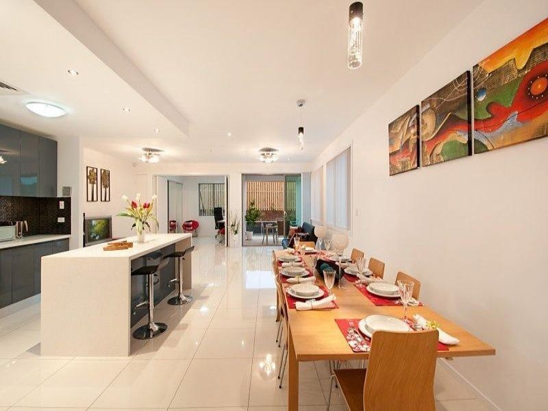 2/ 26 Heights Drive, Robina QLD 4226