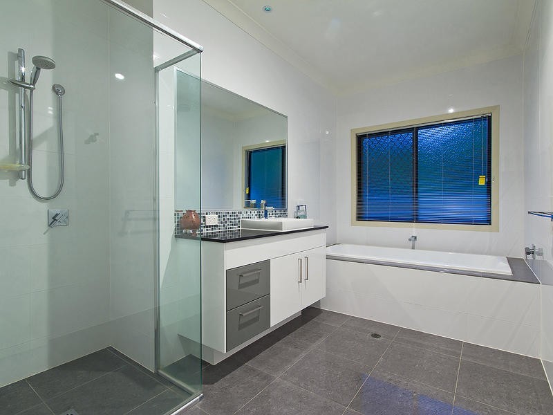 34 Hewson Court, Mudgeeraba QLD 4213