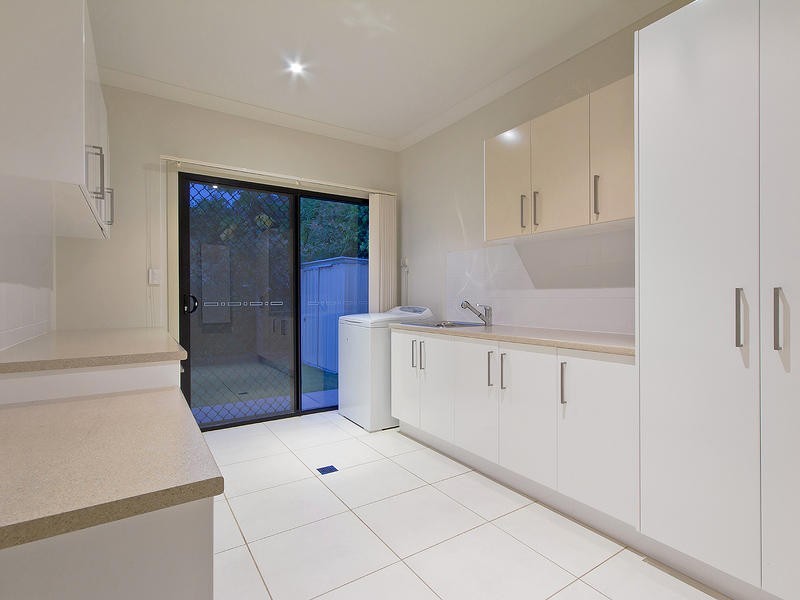 34 Hewson Court, Mudgeeraba QLD 4213
