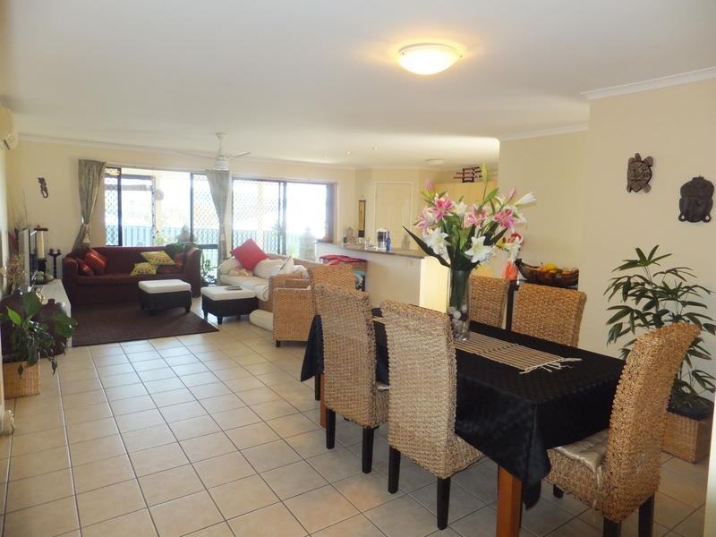 19 Hibertia Avenue, Elanora QLD 4221