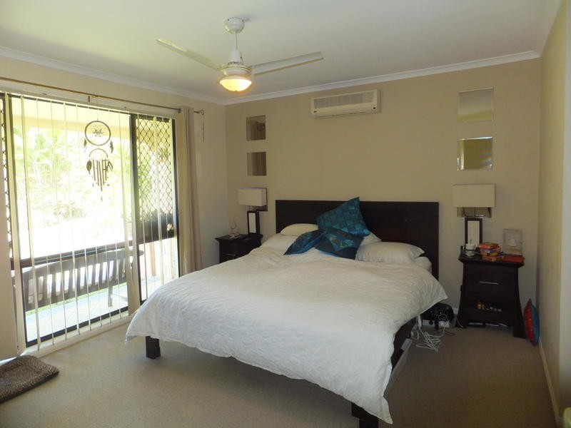 19 Hibertia Avenue, Elanora QLD 4221