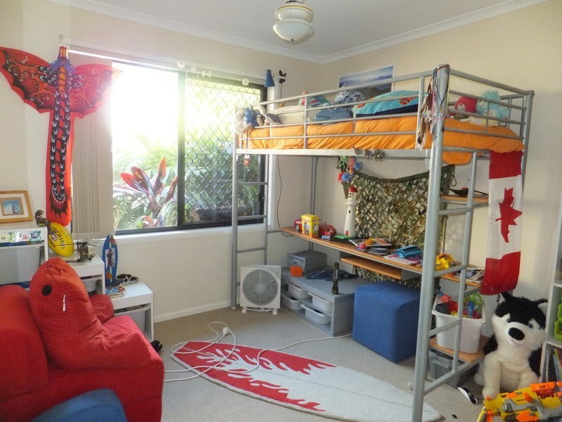 19 Hibertia Avenue, Elanora QLD 4221