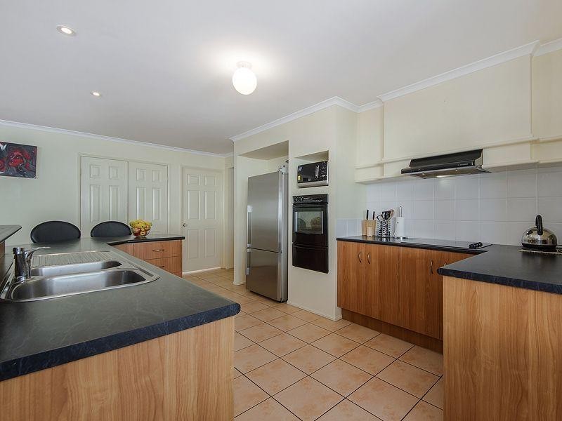 13 Highview Place, Parkwood QLD 4214