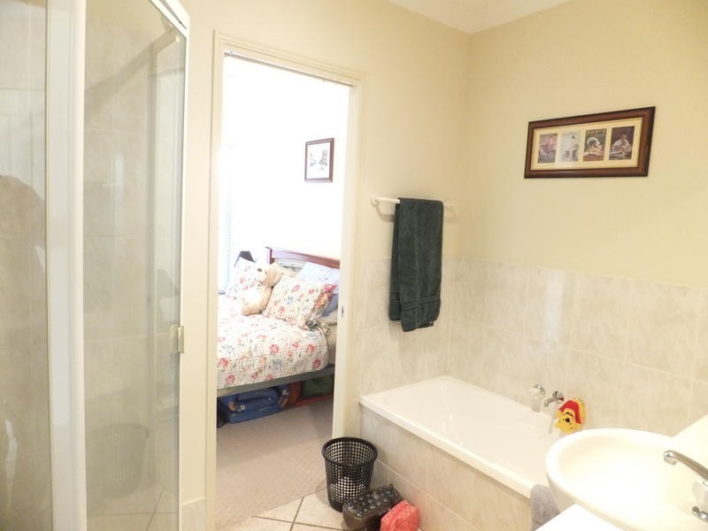 17 Highgate Lane, Robina QLD 4226