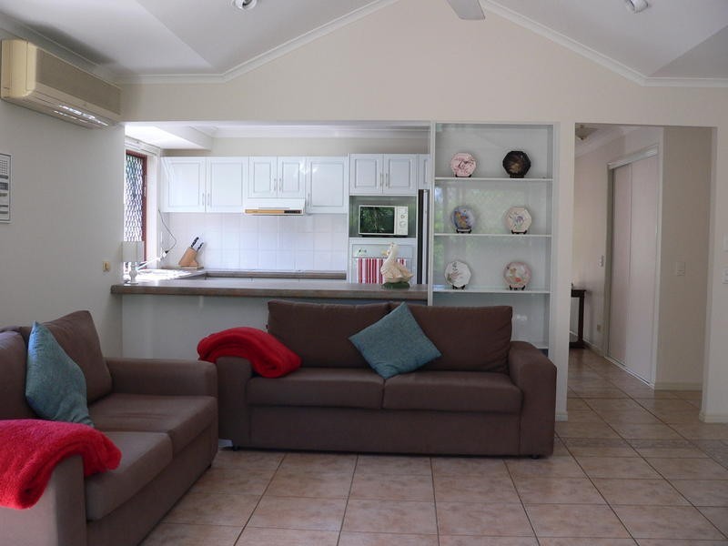 14 Hillsborough Close, Robina QLD 4226