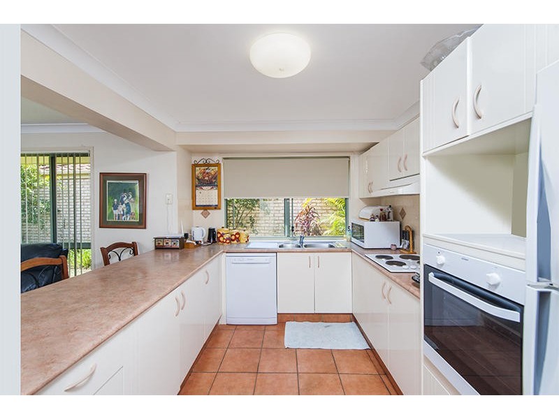 42 Hillsborough Close, Robina QLD 4226