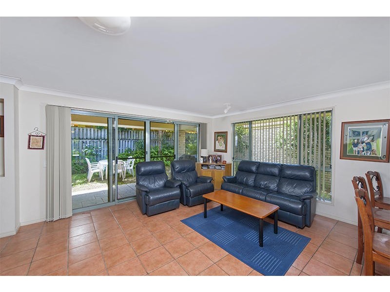 42 Hillsborough Close, Robina QLD 4226