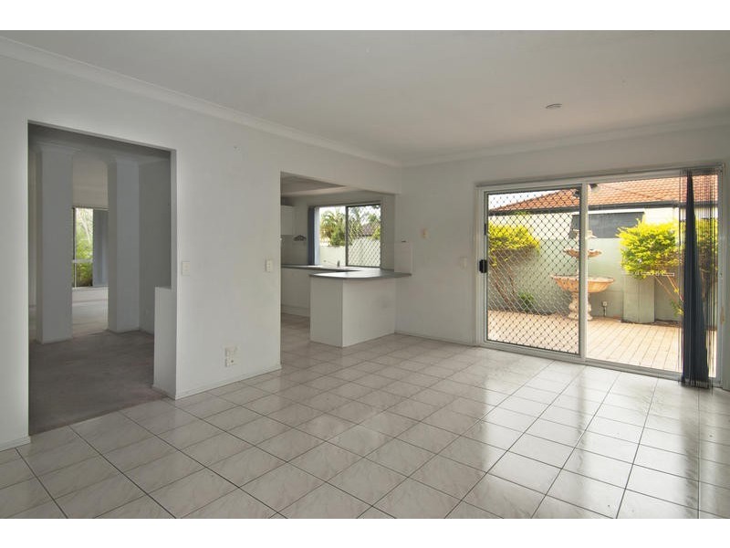 13 Ilinois Court, Varsity Lakes QLD 4227