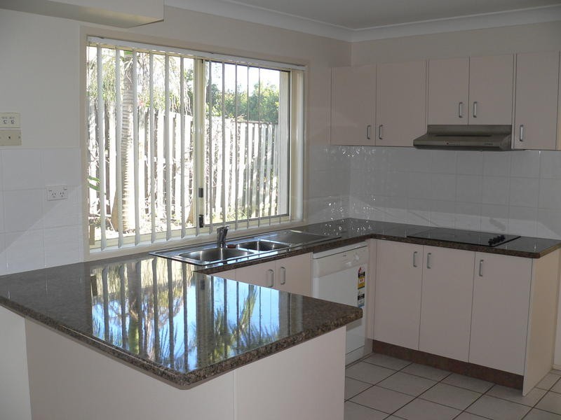7 Ilminster Crescent, Mudgeeraba QLD 4213