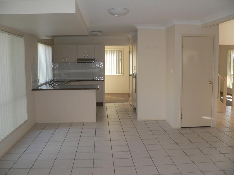 7 Ilminster Crescent, Mudgeeraba QLD 4213