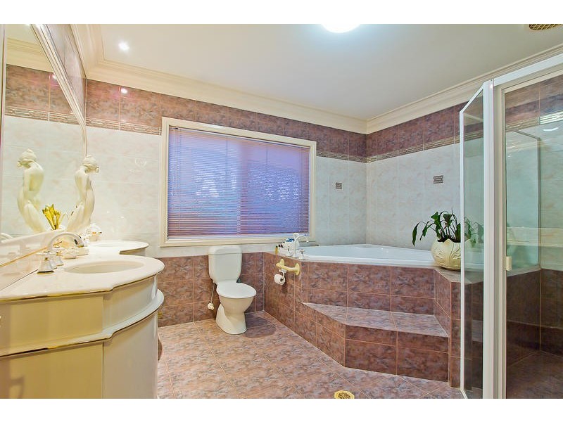 10 Julatten Drive, Robina QLD 4226